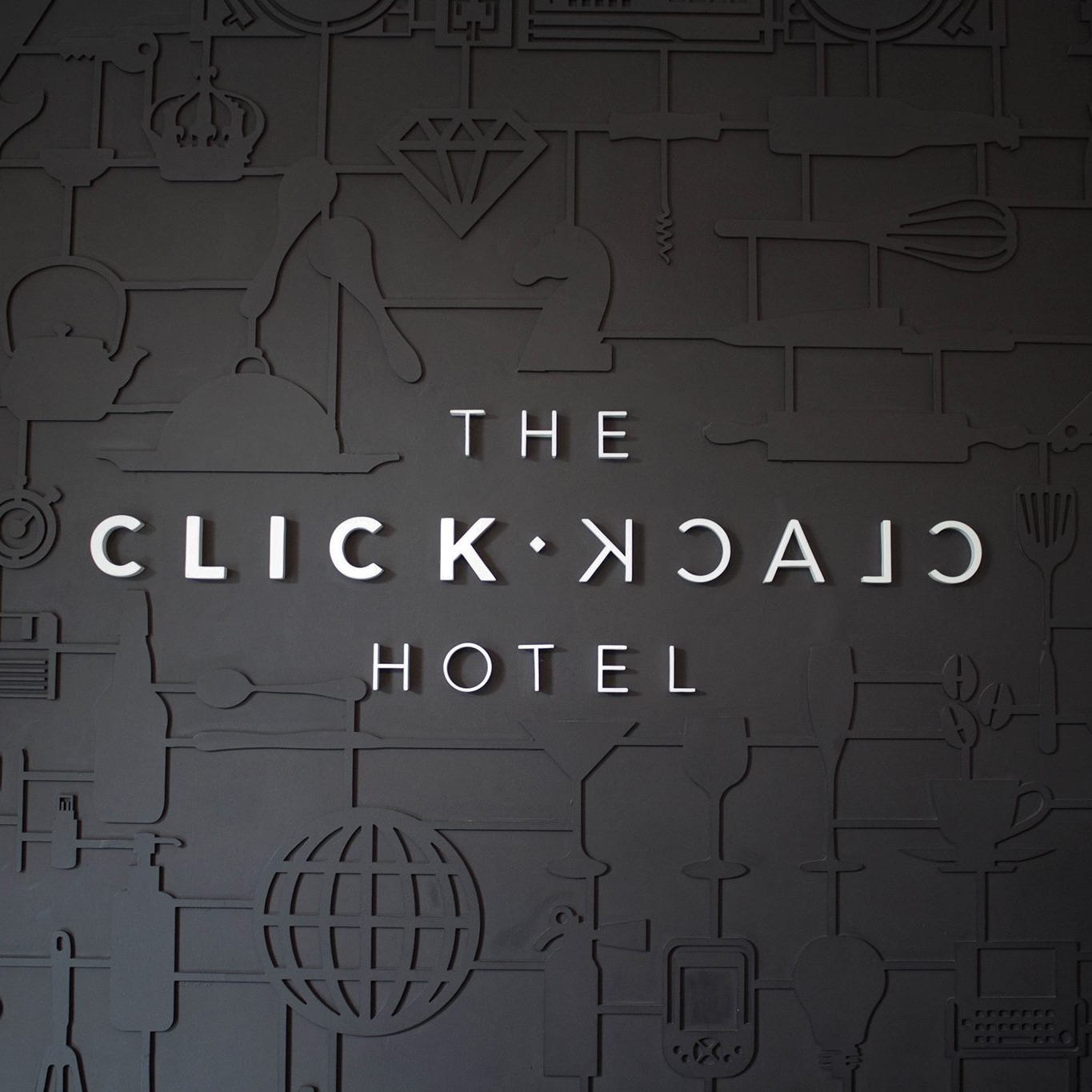 El Hotel Click-Clack